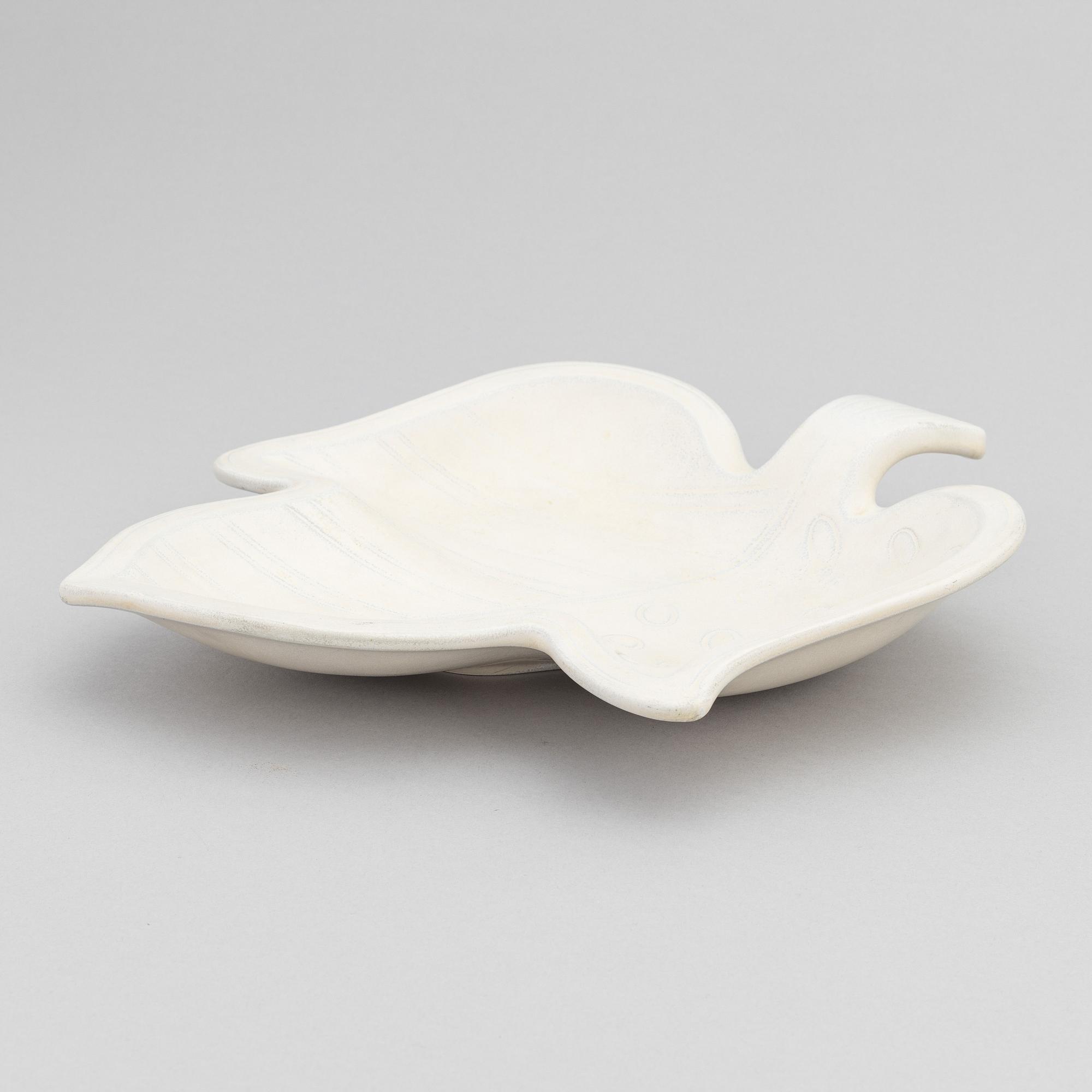 Gunnar Nylund, a stoneware dish, Rörstrand.