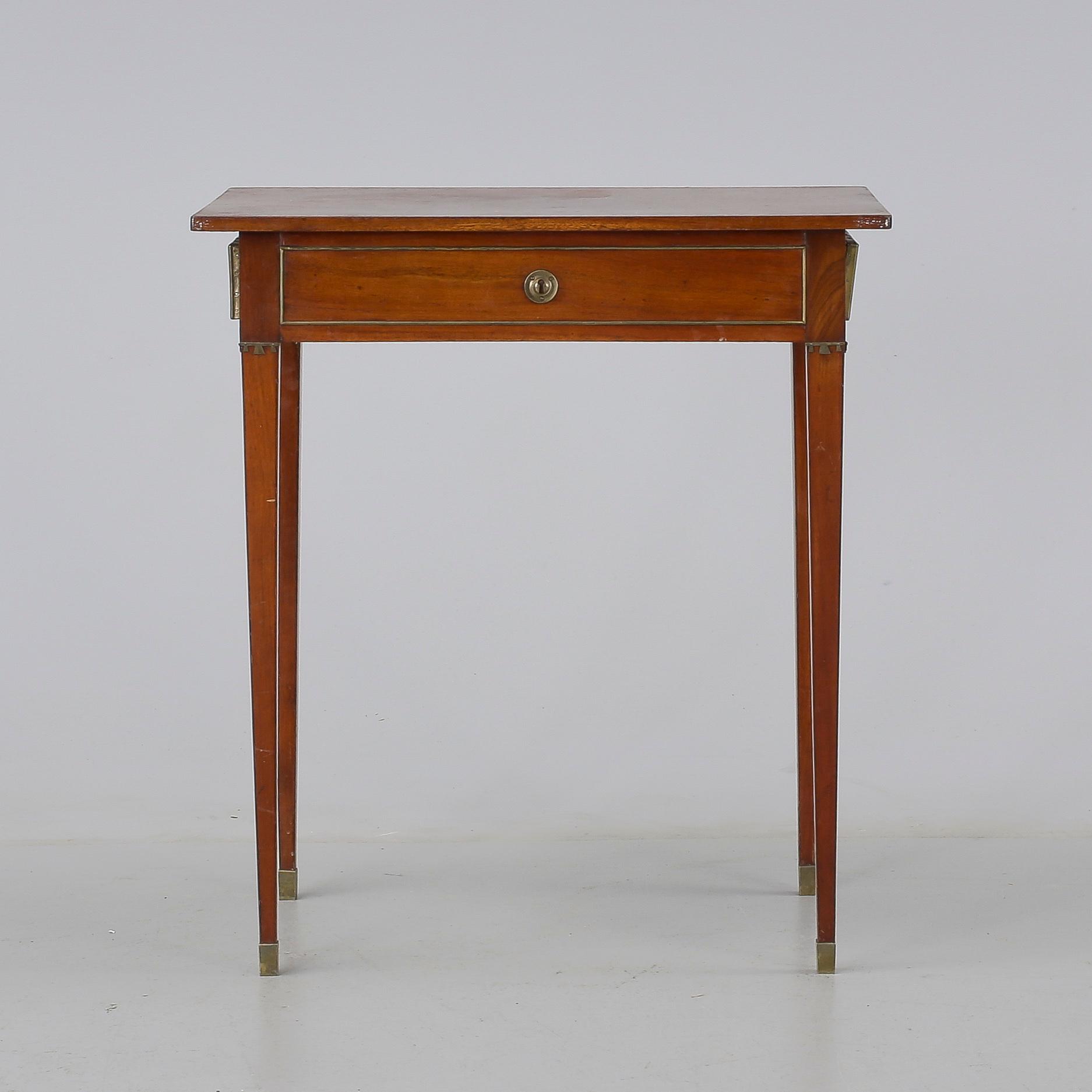 BORD, sengustavianskt, 1800-talets början.