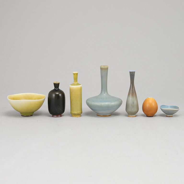 BERNDT FRIBERG, miniatyrvaser, 5 st och skålar, 2 st, Gustavsbergs studio.