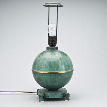 BORDSLAMPA, metall, 1900-talets första hälft.