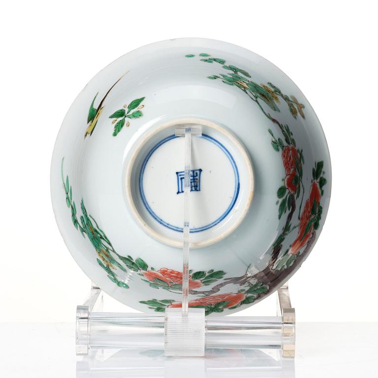 Skål, porslin. Qingdynastin, Kangxi (1662-1722).