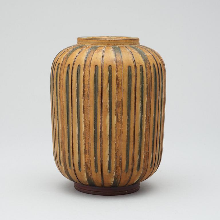 A Wilhelm Kåge 'Farsta' stoneware vase, Gustavsberg Studio 1954.