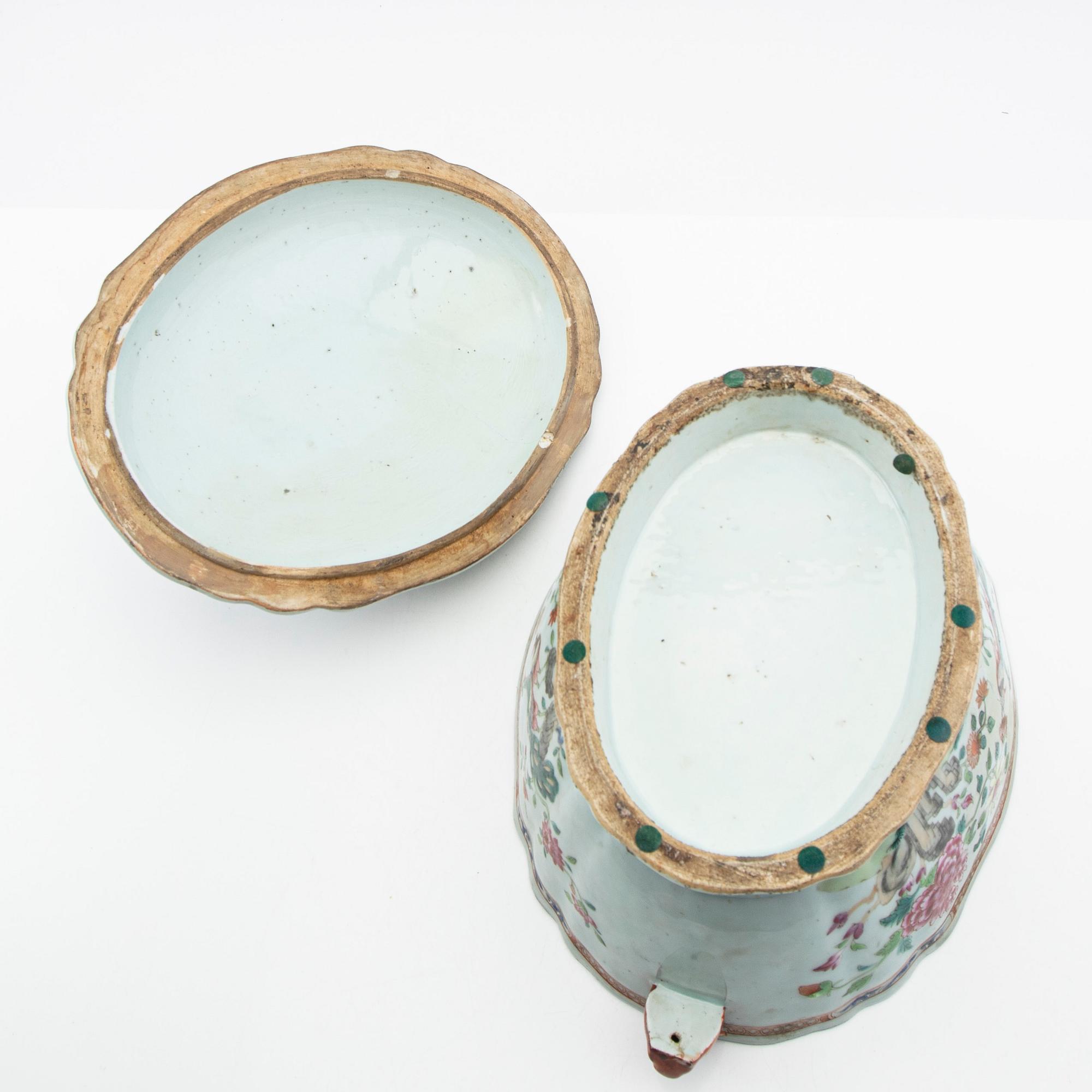 Terrin med lock, kompaniporslin. Qingdynastin, Qianlong (1736-95).