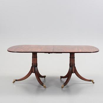 MATBORD, med 2 iläggsskivor, England, 1900-talets första hälft.