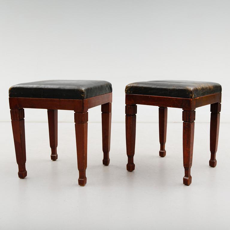 TABURETTER, 1 par, omkring år 1900.
