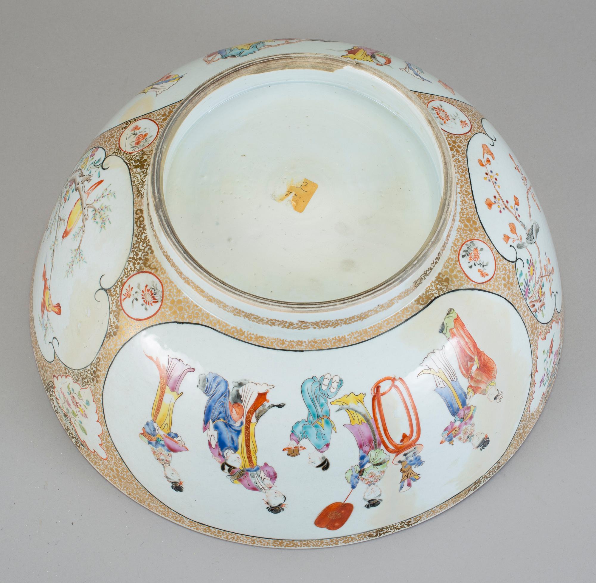 BÅLSKÅL, porslin, Qingdynastin, Qianlong (1736-95).