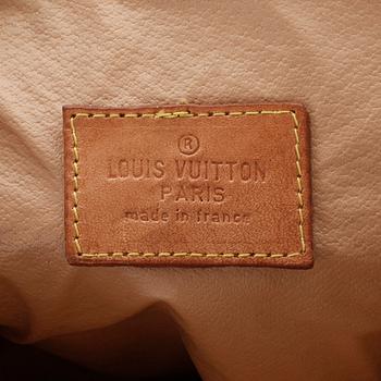 NECESSÄR, Louis Vuitton.