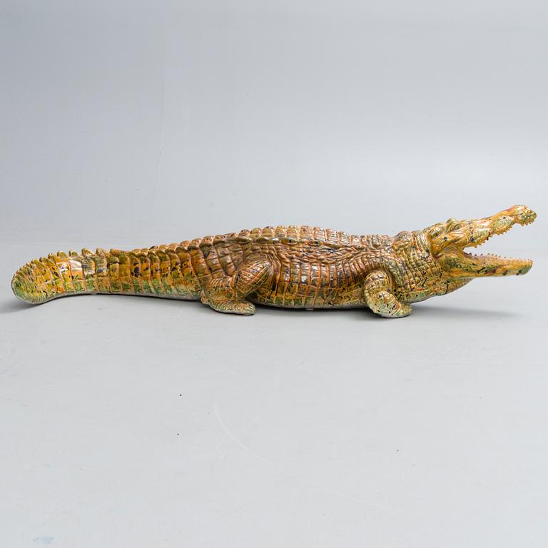 a ceramic crocodile sculpture from the second half of the 20th century.