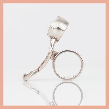 RING, sterling silver, Rolf Karlsson, Grillby, 1992. Total vikt ca 25,27 g.
