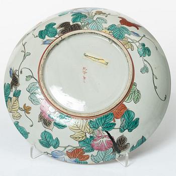 Fat, två stycken, porslin. Japan, Meiji (1868-1912).