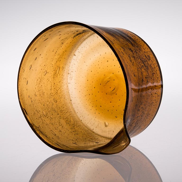 A bowl signed Kaj Franck, Nuutajärvi Notsjö.