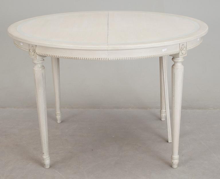 MATBORD, med två iläggsskivor,  gustaviansk stil, 1900-talets första hälft.
