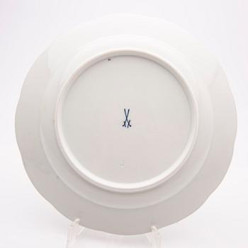Meissen, tallrikar 12 st, samt en såskål, sannolikt 1800-talets slut.