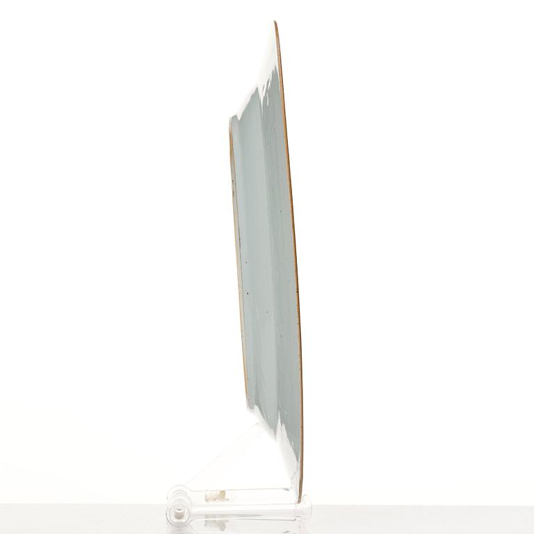 A blue and white serving dish, Qing dynasty, Qianlong (1736-95).