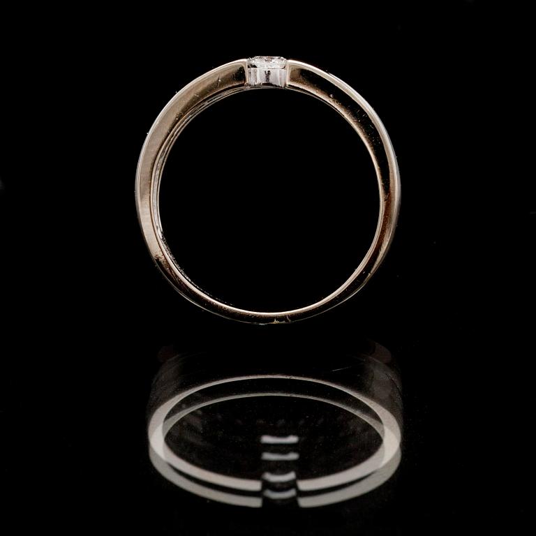RING, vitguld 14K, briljantslipade diamanter, största diamanten ca 0,15 ct. Vikt 5,6 g.