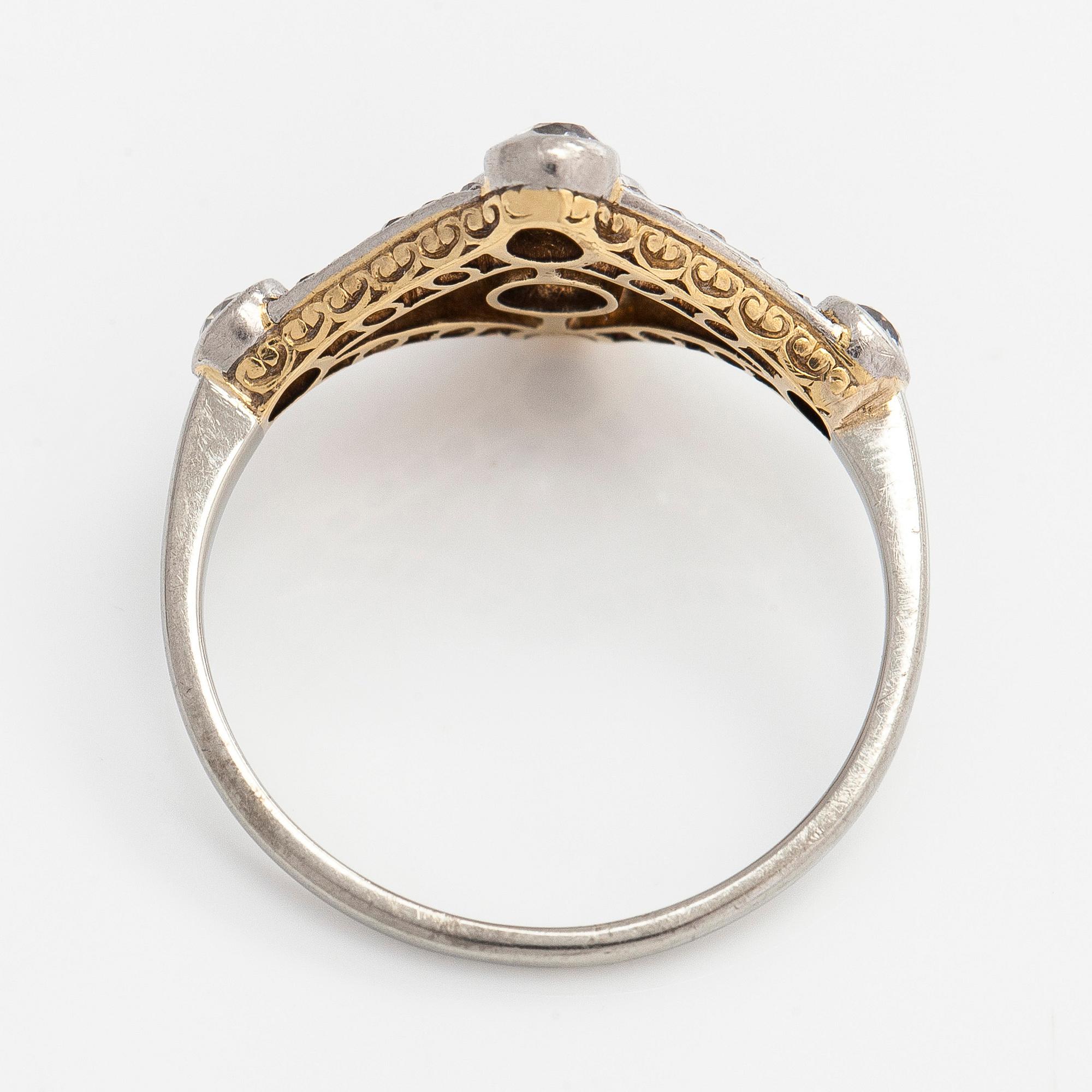 Ring, art deco, guld och gammalslipade diamanter.