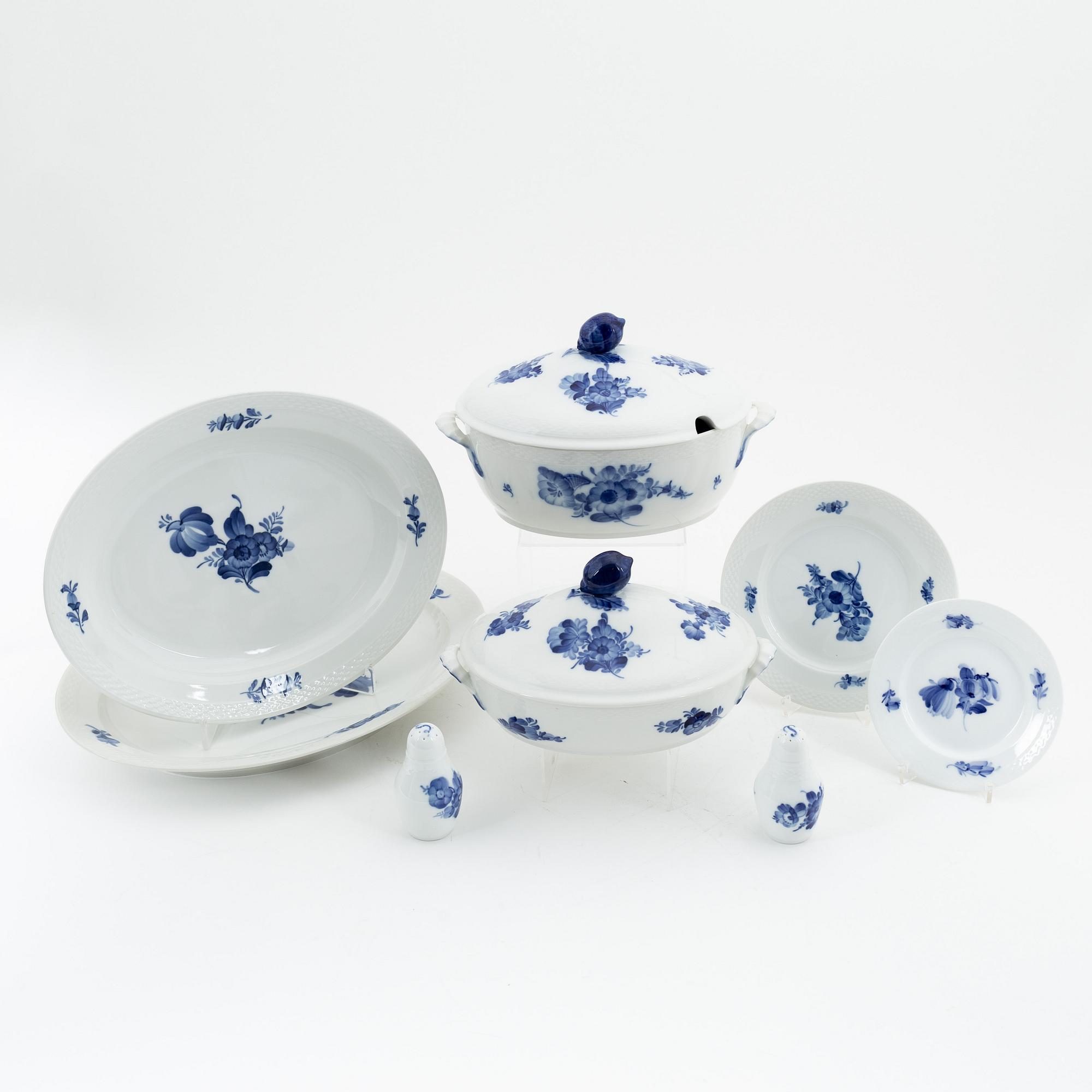 Royal Copenhagen, servisdelar, 18 st, "Blå Blomst",