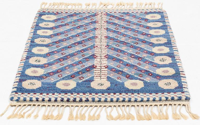 Marianne Richter, matta, "Blå trädet", flossa, ca 117,5 x 85 cm, signerad AB MMF MR.