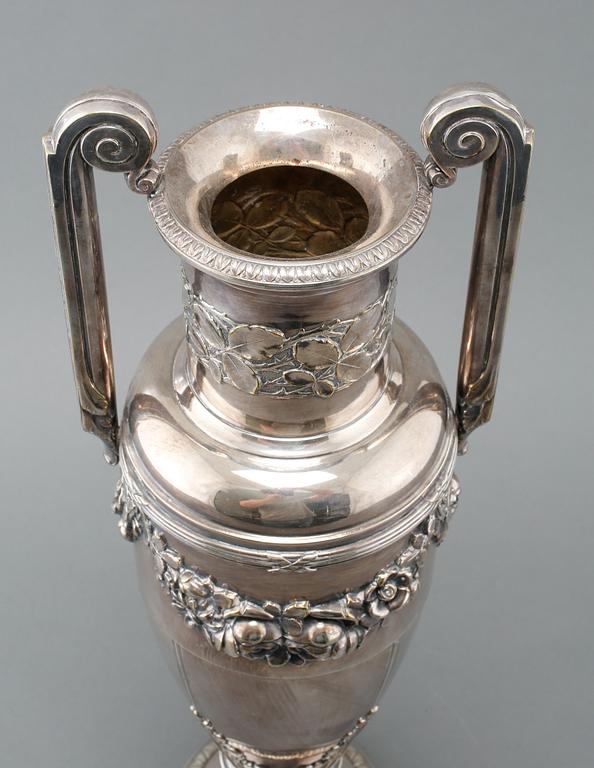 HÄNKELVAS, nysilver, 1900-talets första del.