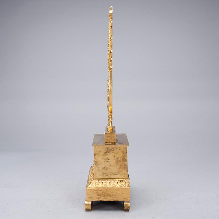 URSTÄLL, brännförgylld brons, Frankrike 1800-talets början.