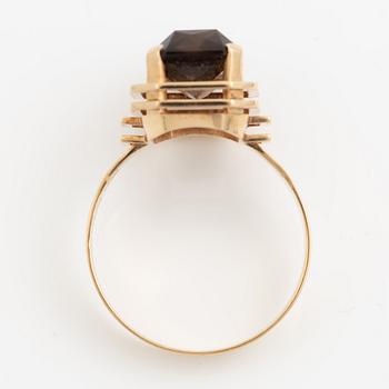 Ring, 14K gold, smoky quartz. Alppikulta Oy, Helsinki 1961.