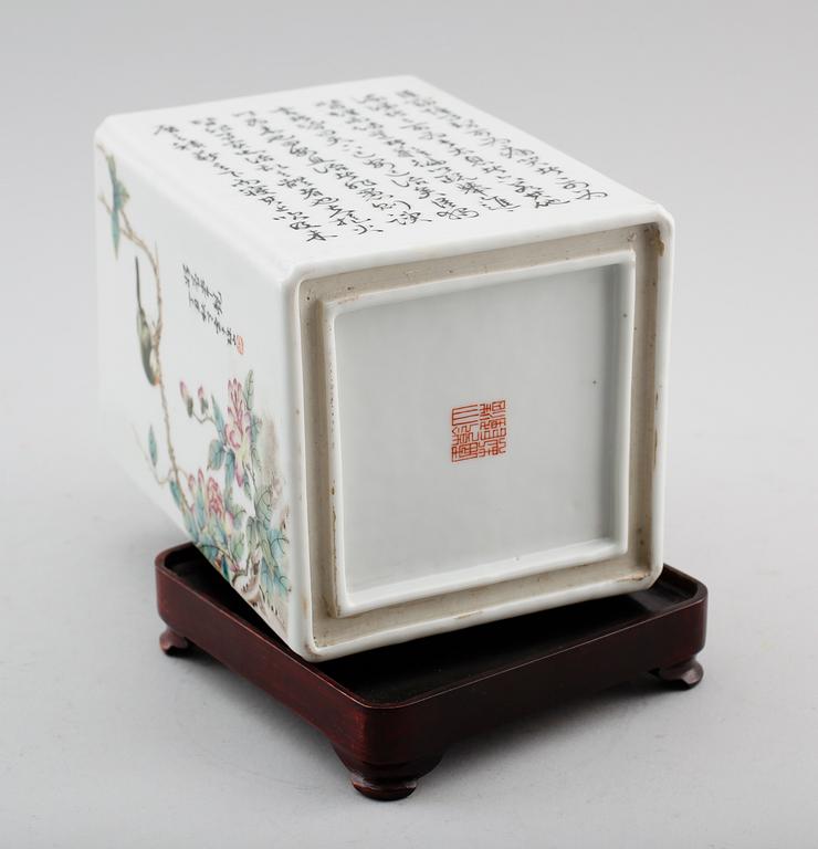 A square brush pot with calligraphy, Qing dynasty with Qianlong seal mark, 19th century.