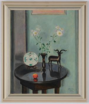 Einar Jolin, Still life with daisies in a vase.