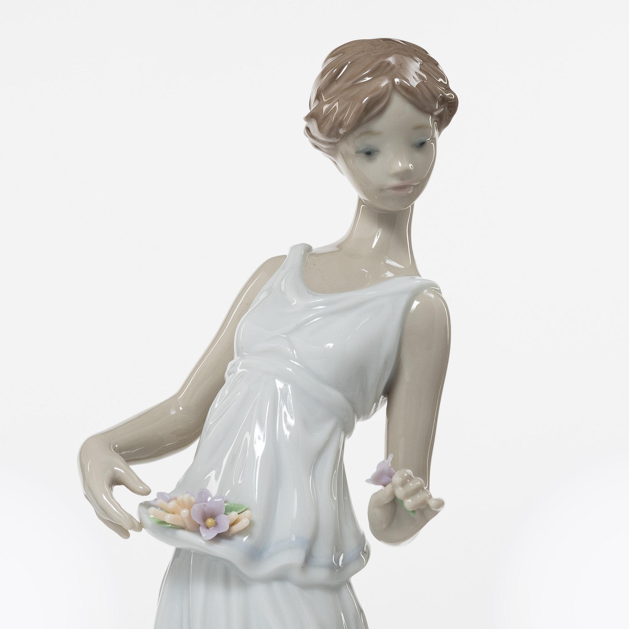 Lladró, figurines, 5 pcs, "Flowers for goddess", "Clumsy me", "Playing with doves", "Blissful youth", "Garden of Athens".