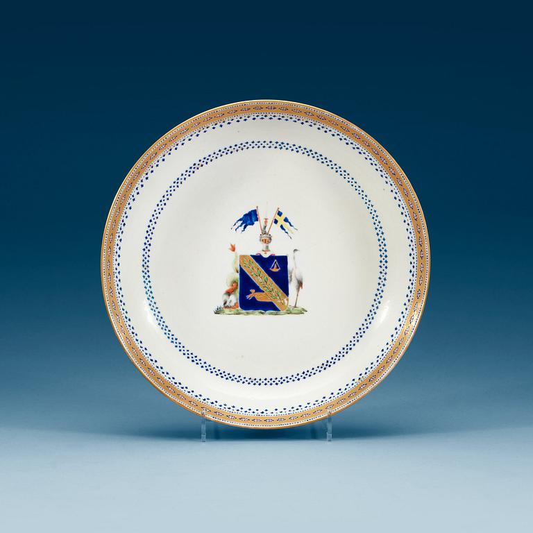 A Swedish armorial dish, Qing dynasty, early 19th Century.