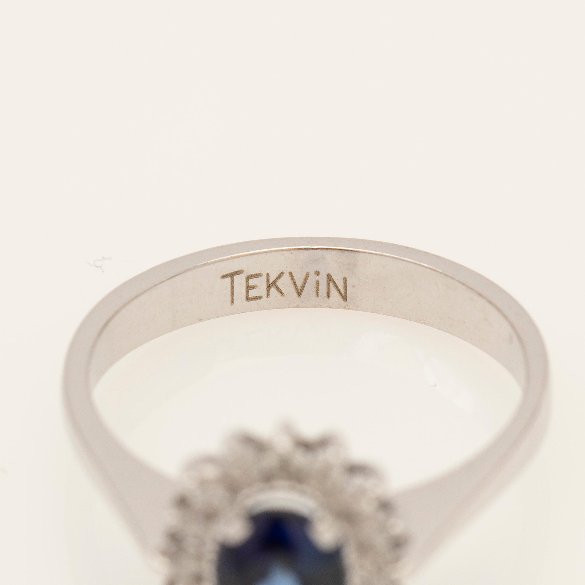 Ring, 18k vitguld med safir och diamanter.