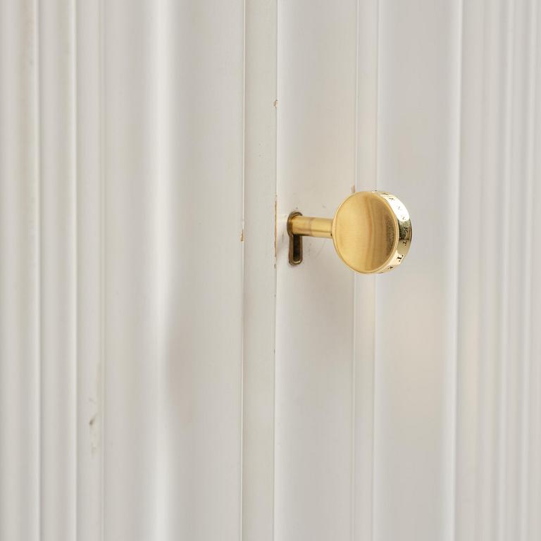 Josef Frank, a cabinet model 2192, Firma Svenskt Tenn, post 1985.