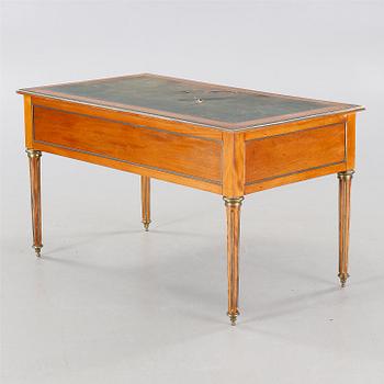 A writing desk, made around year 1900.