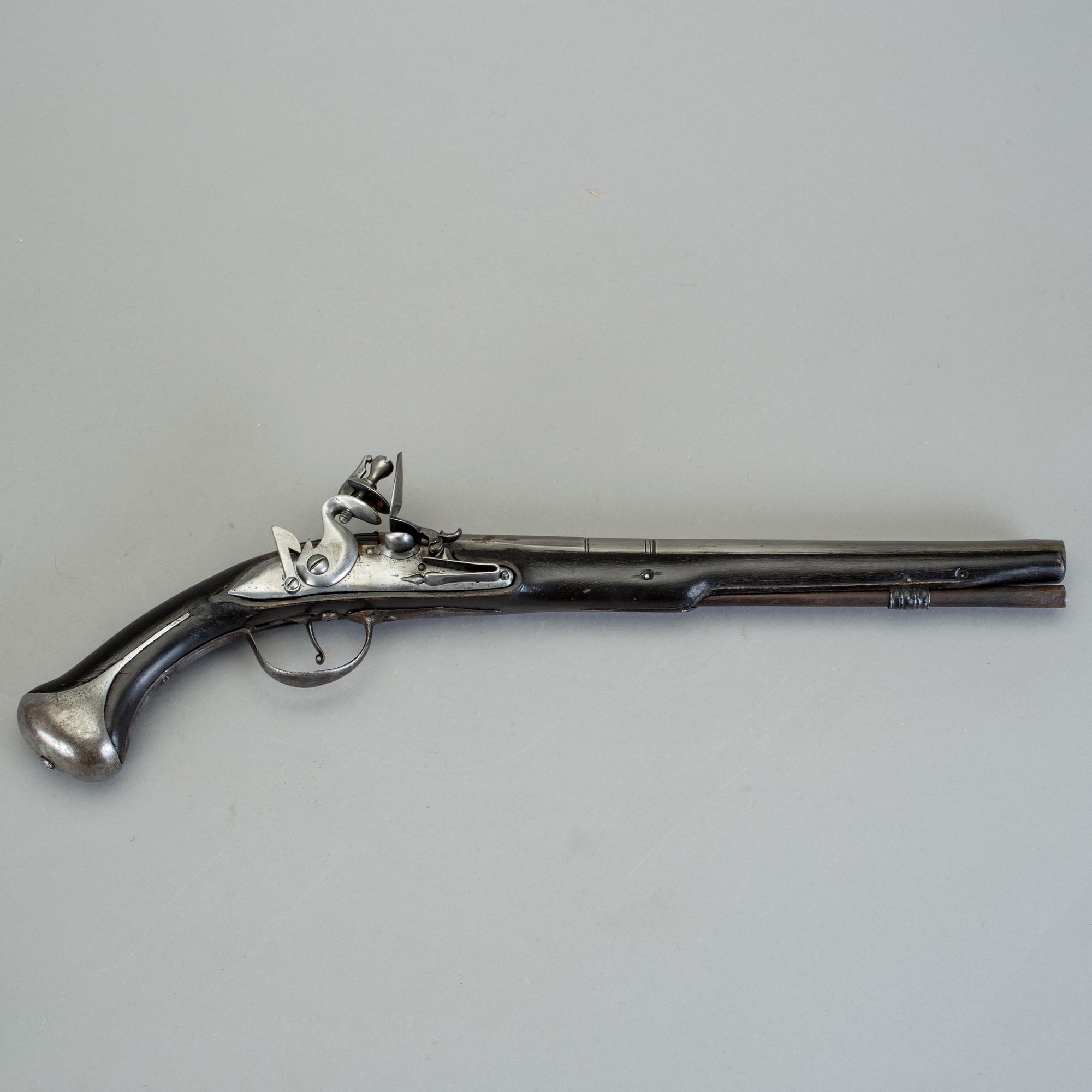 FLINTLÅSPISTOL, 1700-talets slut.