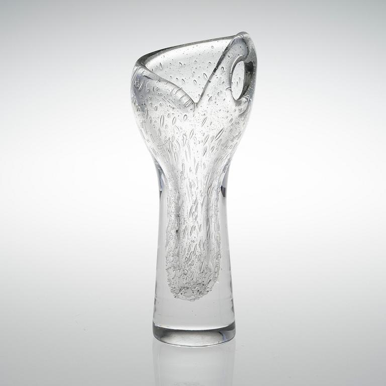 TIMO SARPANEVA, A GLASS SCULPTURE. Devil's Fist. Signed Timo Sarpaneva, Iittala. Early 1950s.