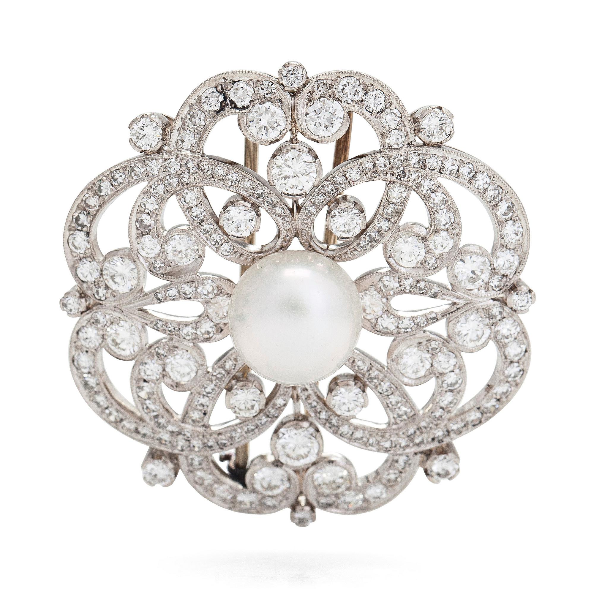 A.Tillander, brosch, platina, briljantslipade dimanter tot ca 2.11 ct och odlad pärla.