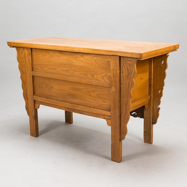 A Corean chest of drawers, 20th century.