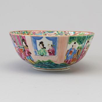 SKÅL, porslin. Kanton, Qingdynastin, 1800-tal.