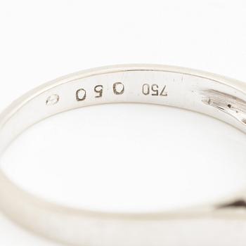 Ring, 18K vitguld med fyra briljantslipade diamanter.