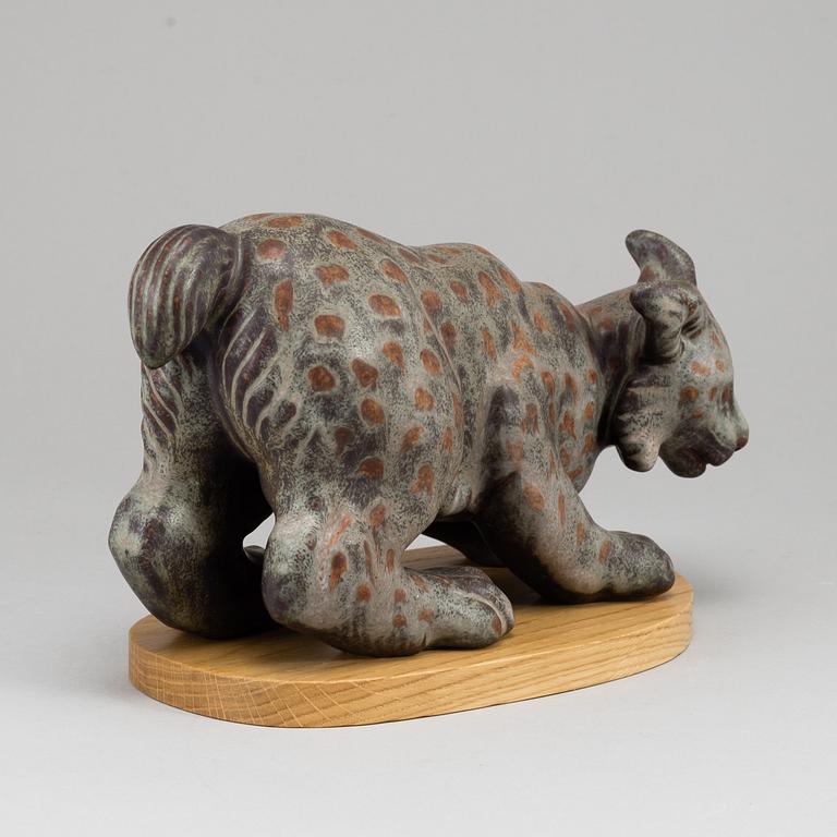 GUNNAR NYLUND, a lynx stoneware figurine from Rörstrand.