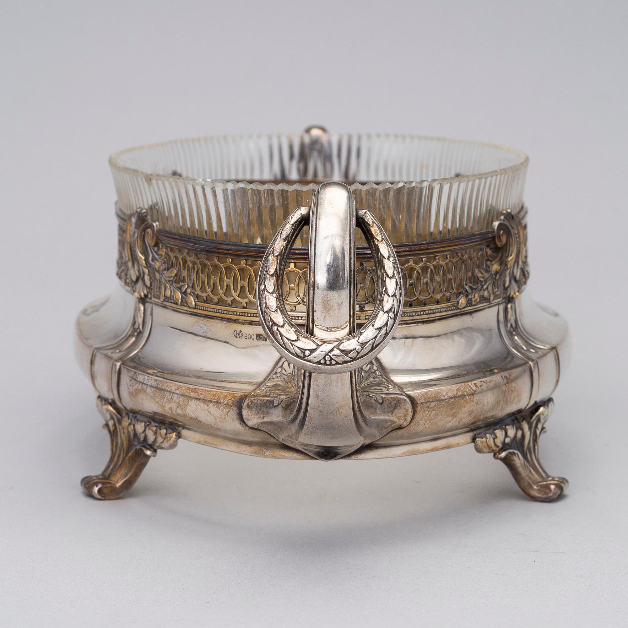 A SILVER AND GLASS JARDINIERE, French control marks, early 20th century, weight 560 g.