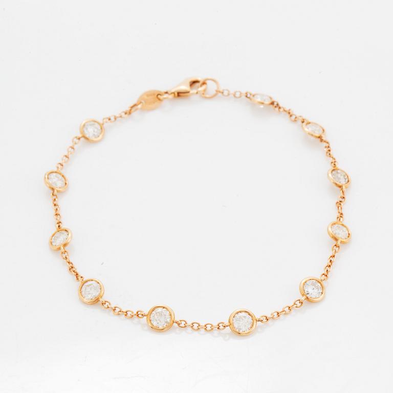 Brilliant-cut diamond bracelet.