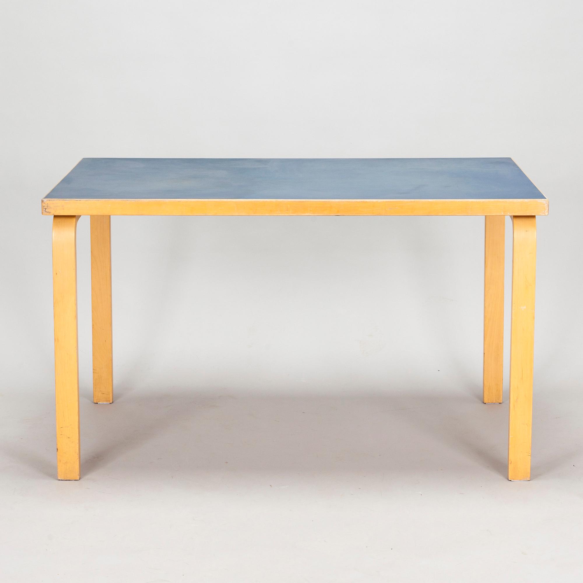 Alvar Aalto, bord, modell 82 för O.Y. Huonekalu- ja Rakennustyötehdas A.B. 1960-tal.