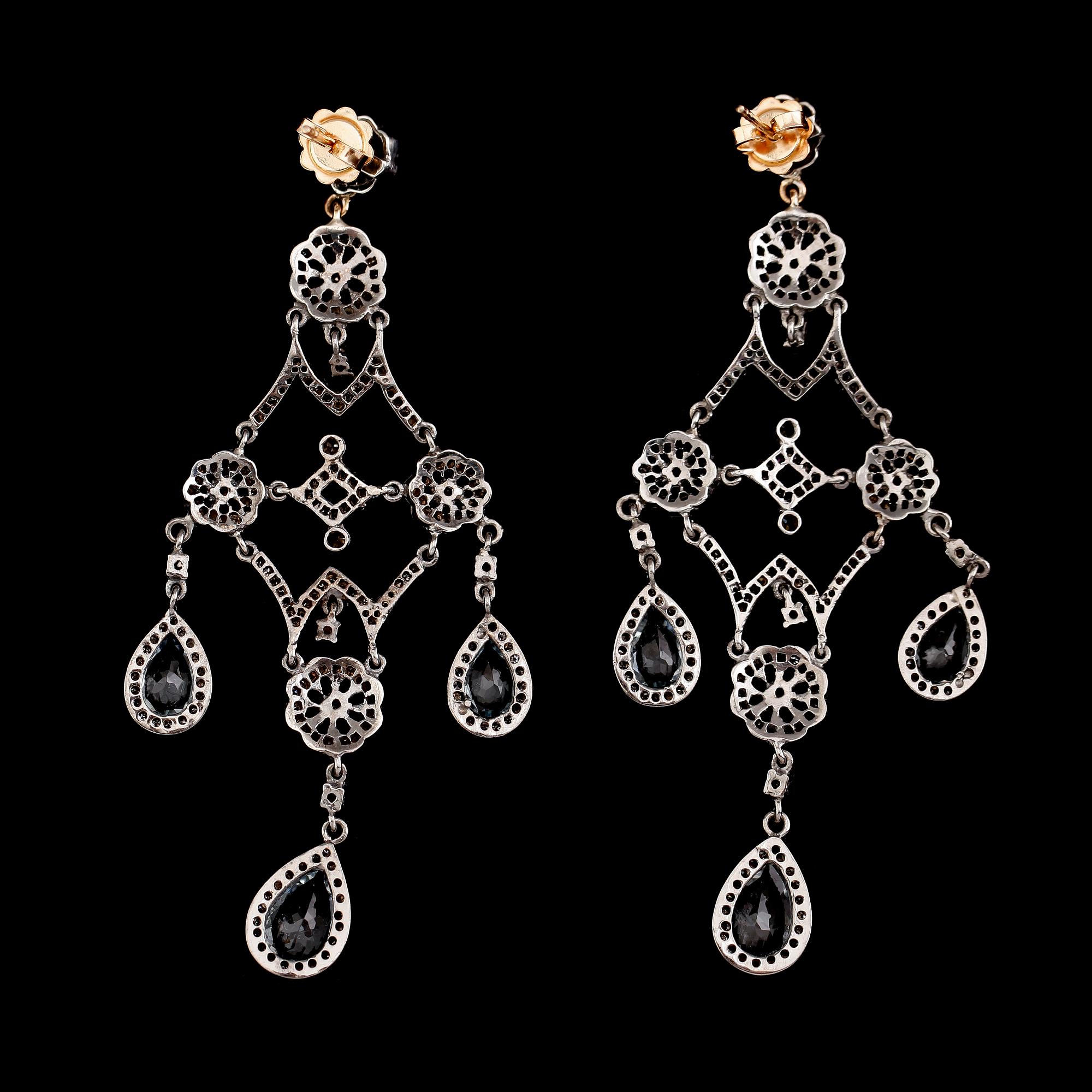 ÖRHÄNGEN, 1 par, 18 k guld och silver, diamanter tot ca 2.10 ct, akvamariner tot ca 4.18 ct.