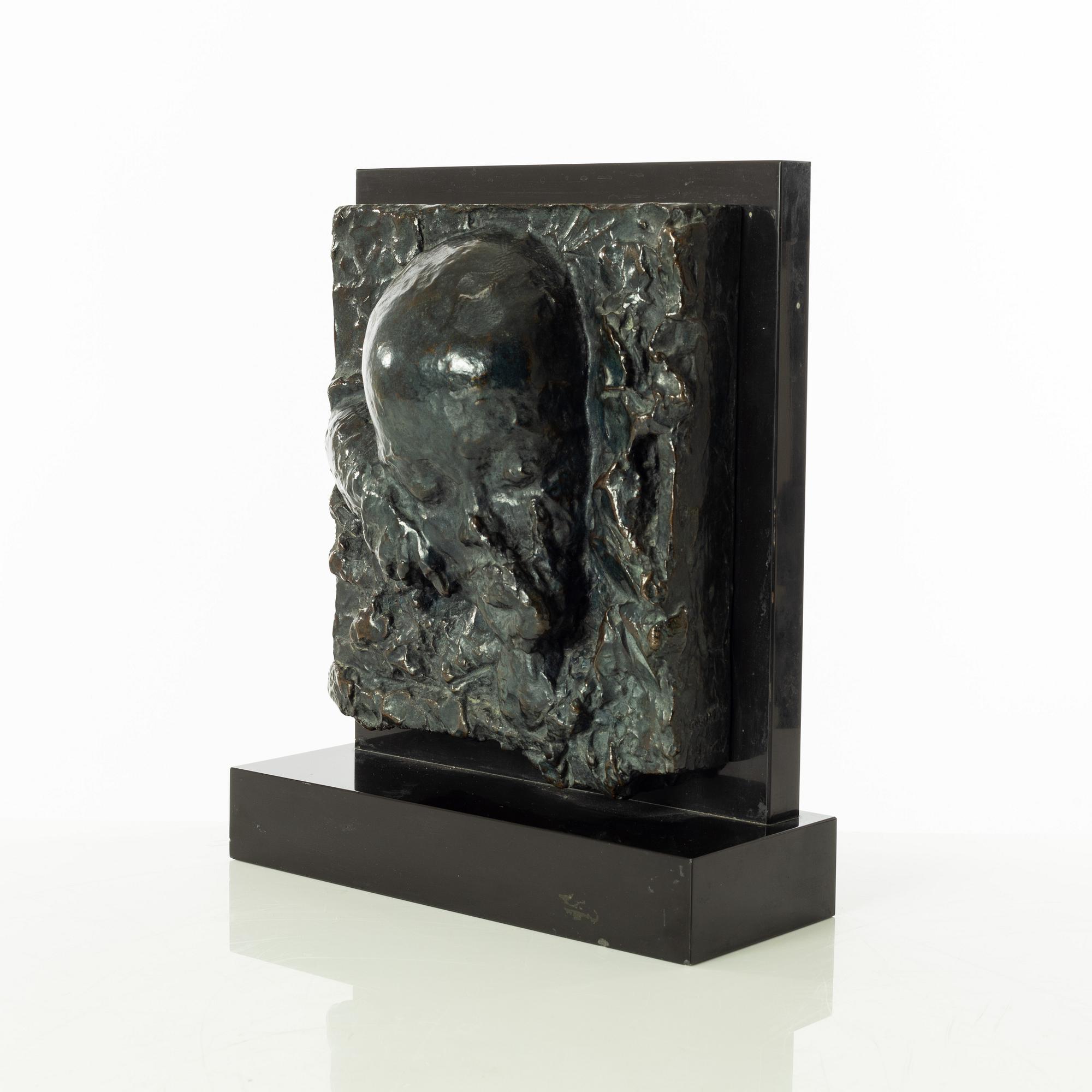Gudmar Olovson, relief/skulptur. Signerad. Numrerad. Gjutarstämpel. Brons, total höjd 29 cm, längd 24 cm.