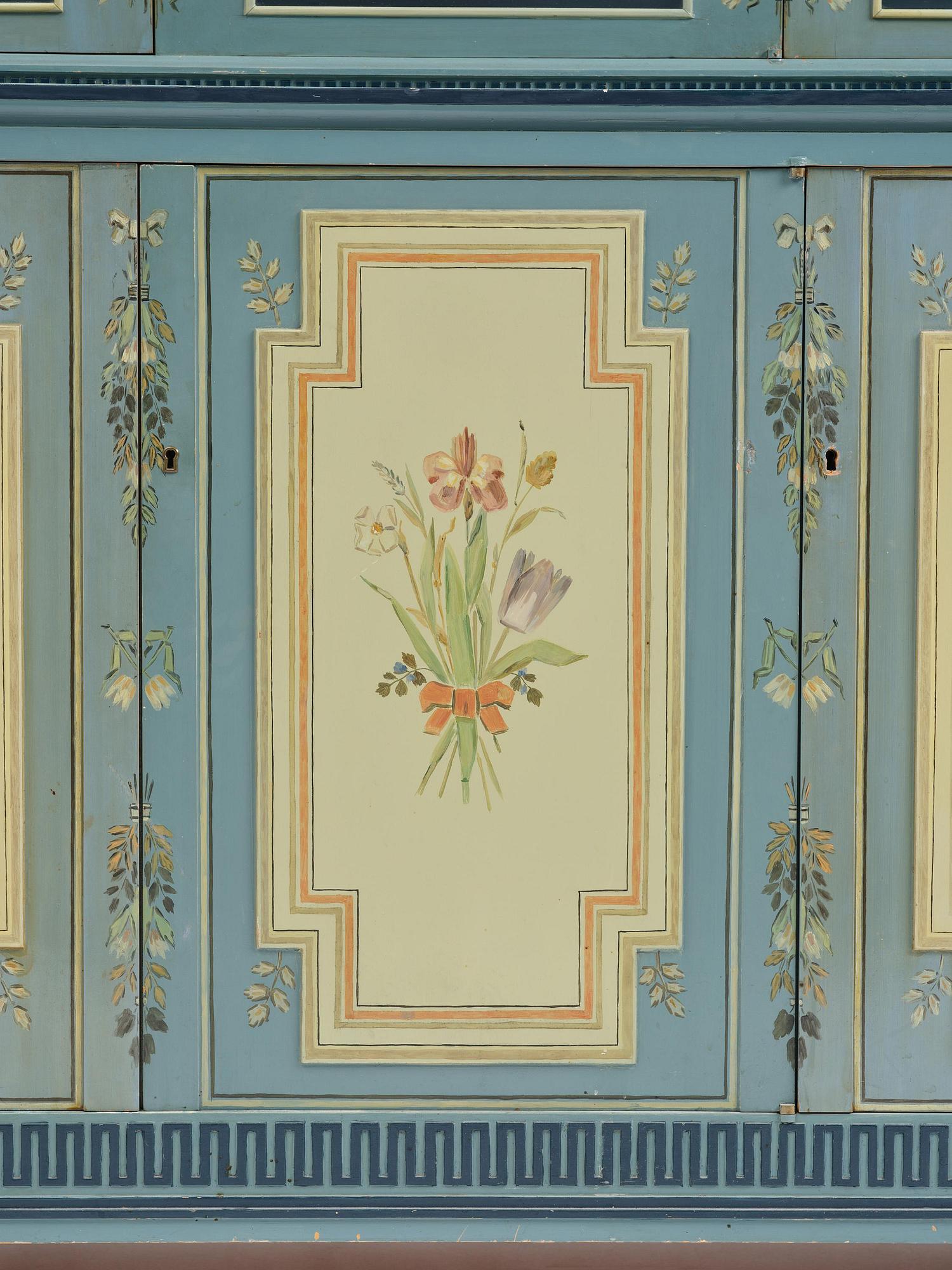 Carl Malmsten, a Swedish Grace showcase cabinet, cabinetmaker Albin Johansson, Stockholm, for Villa Kvikkjokk, 1927.