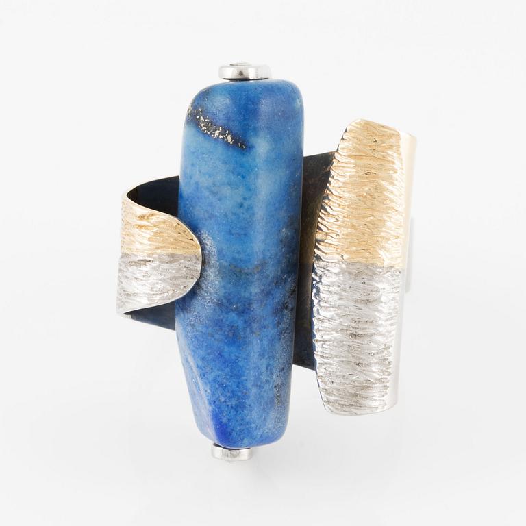 Leif Delin, ring, 18K gold and white gold with lapis lazuli.