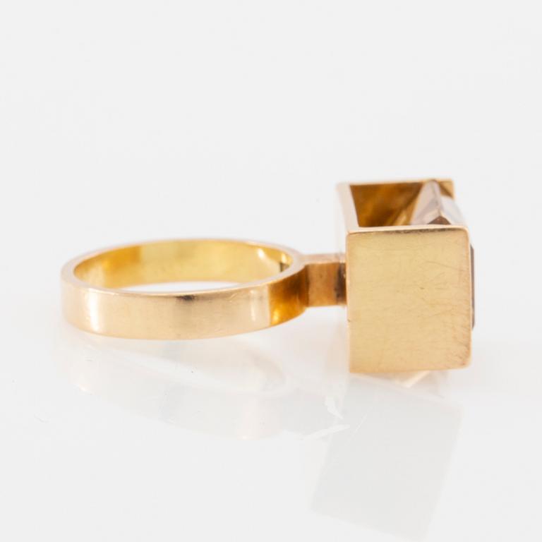 Ring 18K gold with a step-cut citrine, Åke Stavenow Stockholm 1962.
