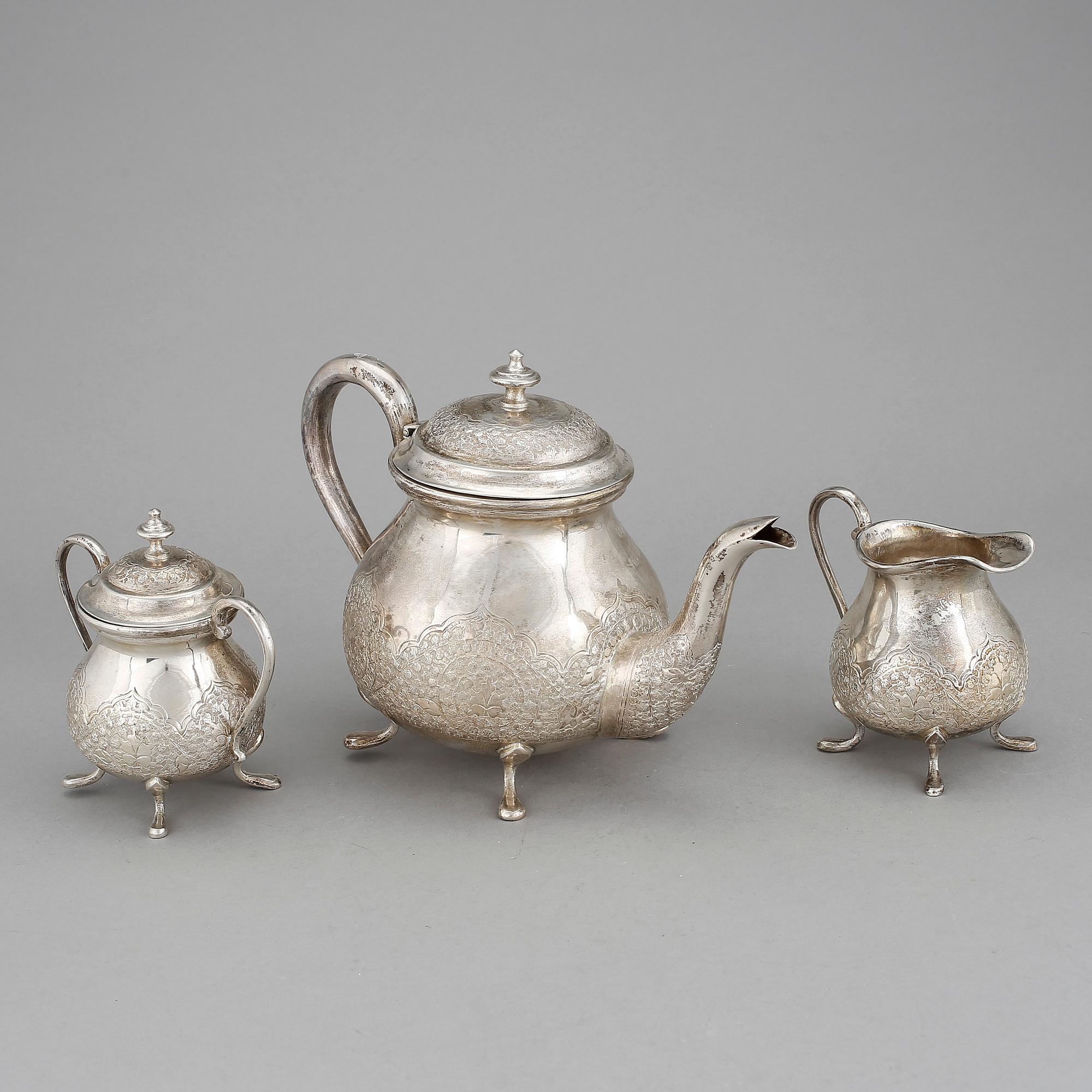 SERVIS, 3 delar, silver, svenska importstämplar, 1900-talets andra hälft. Vikt ca 1175g.