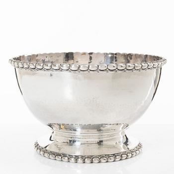 A Swedish silver bowl, mark of Juvelerar AB Th Petersson, Norrköping, 1925.