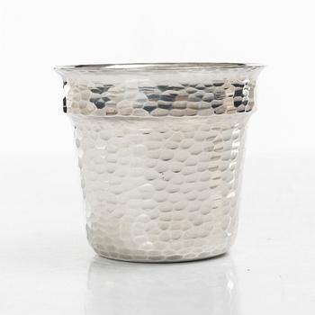 Eric Löfman, Fyra jaktbägare i silver samt läderfodral, MGAB, 1977.